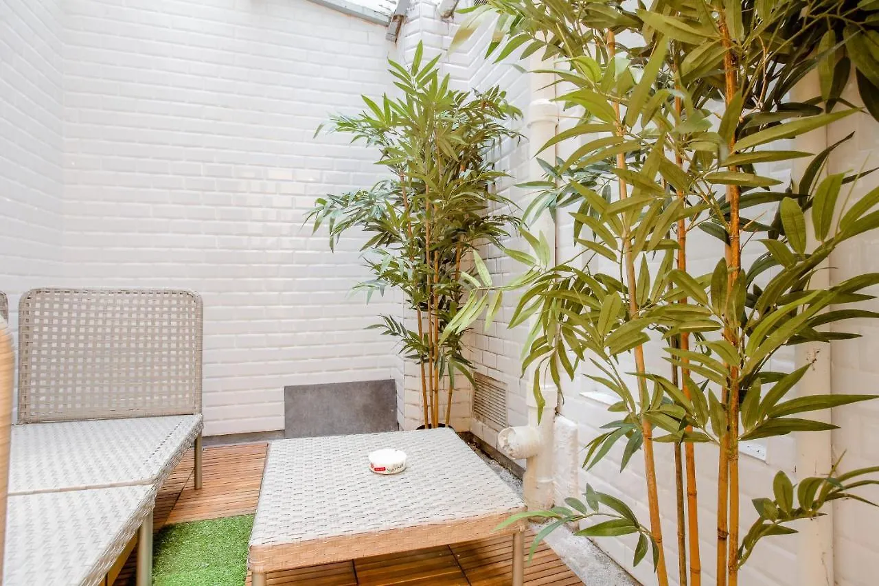 11 - Studio Design Champs Elysees Paris